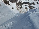 12 - Delicato passaggio sulla costa d'Agnone verso il Madonnino, slavine verso il passo Portula 